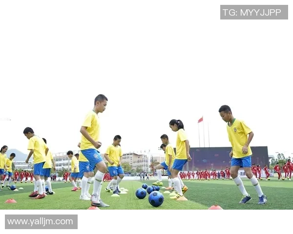 秋裤与足球的奇妙结合让你在寒冷季节也能尽情享受运动的乐趣与温暖